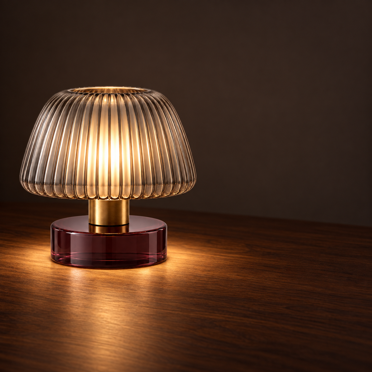 Vetra Pleated Glass Table Lamp feature and light-distribution view